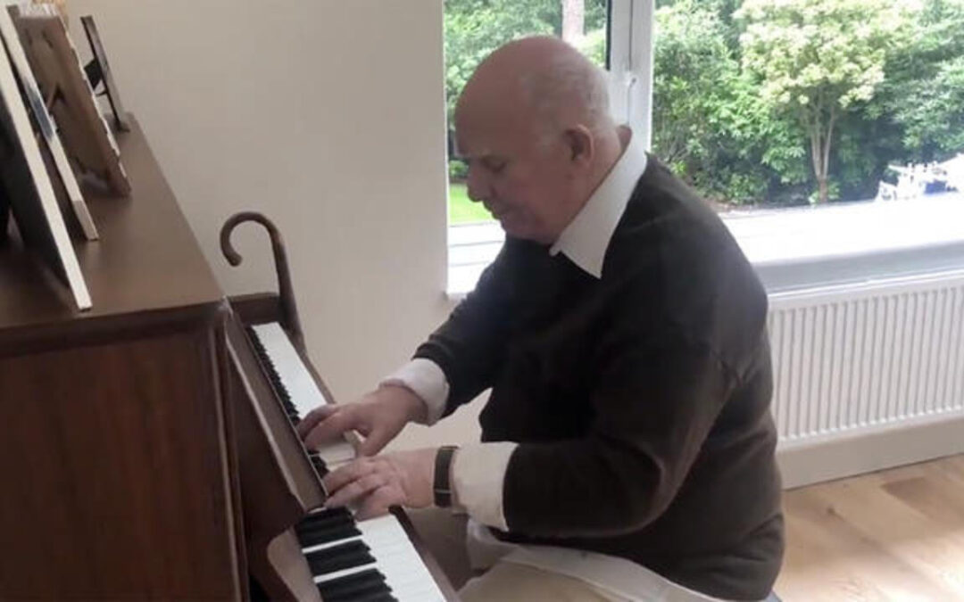 Elderly Veteran Pianist at Nursing Home Launches Fundraiser for New Piano Keys: Show Support Today