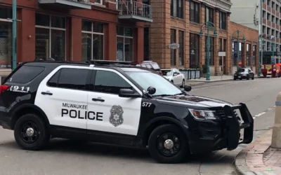 Off-Duty Milwaukee Cop Shoots Armed Assailant